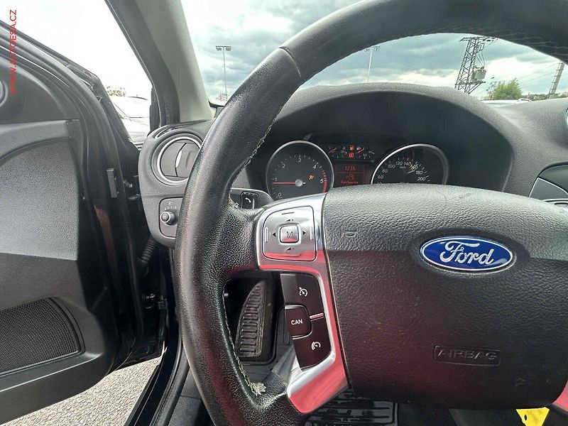 Ford Mondeo (2011) 2.0 TDCi, Klima - fotka 16 z 17