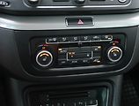 Volkswagen Sharan (2012) 2.0 TDI, Xenony, Tempomat - náhled 20
