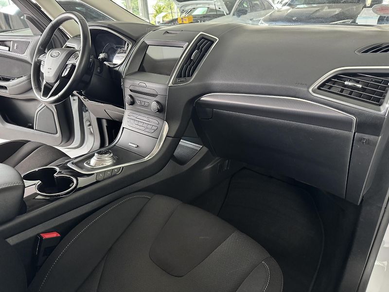 Ford S-MAX 2,0TDCi EB*140kW*AT8*Titanium - fotka 13 z 35