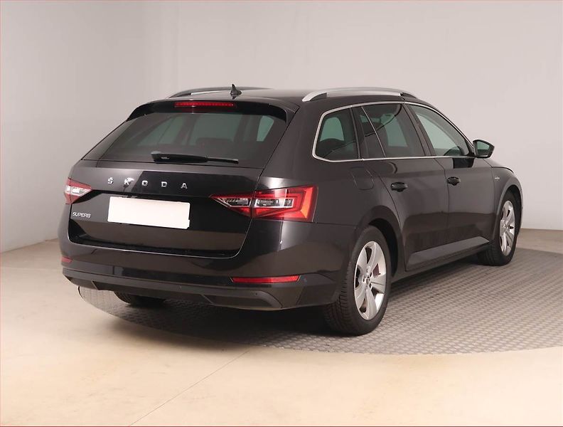 Škoda Superb (2016) Laurin&Klement 2.0 TDI - fotka 5 z 17