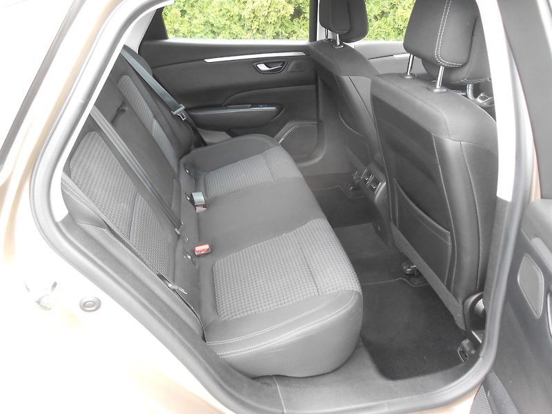 Renault Talisman 1.5DCi, NAVI, LED!! - fotka 17 z 34