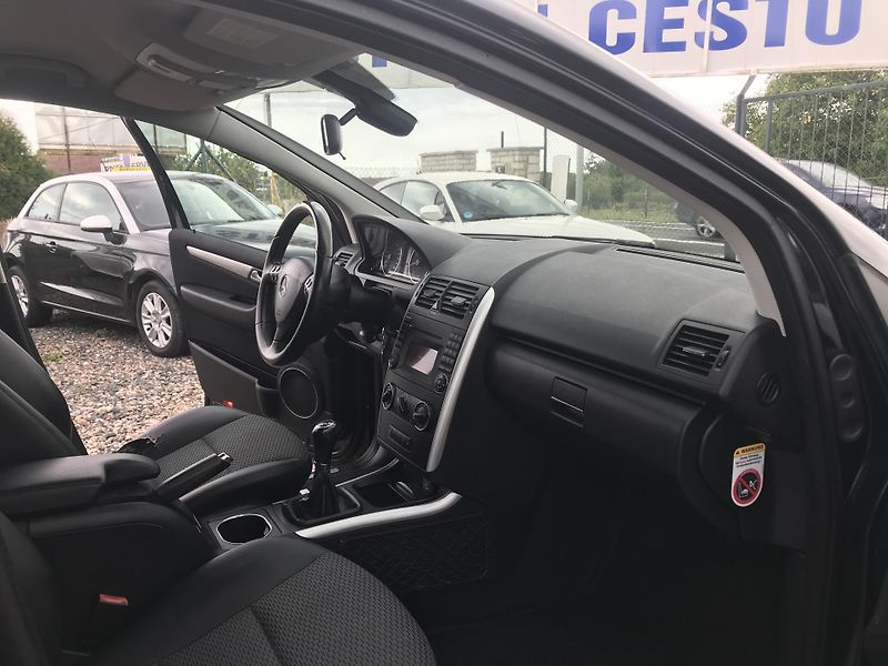 Mercedes-Benz Třídy A - fotka 11 z 15