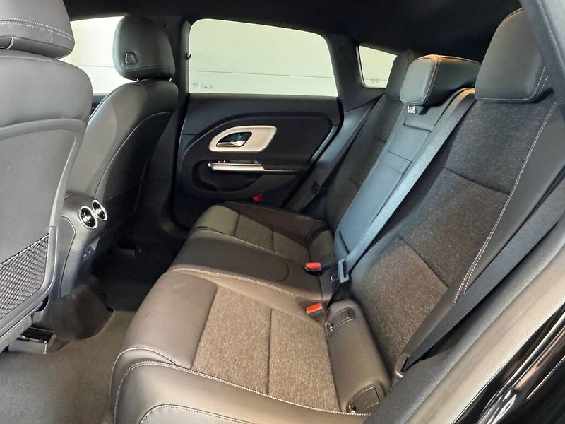 Mercedes-Benz CLA (2026) 250+ Shooting Brake s technolo - fotka 3 z 6