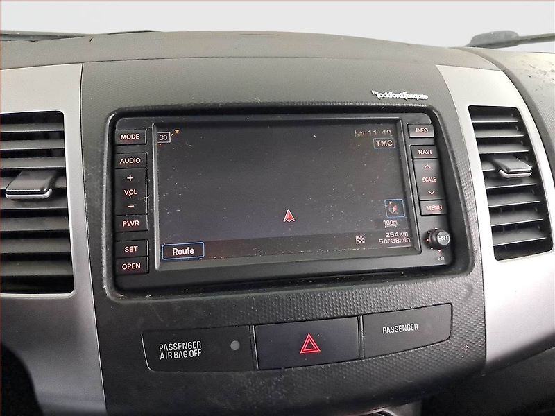 Citroën C-Crosser (2007) 2.2 HDI, 4X4, 7 míst - fotka 13 z 21