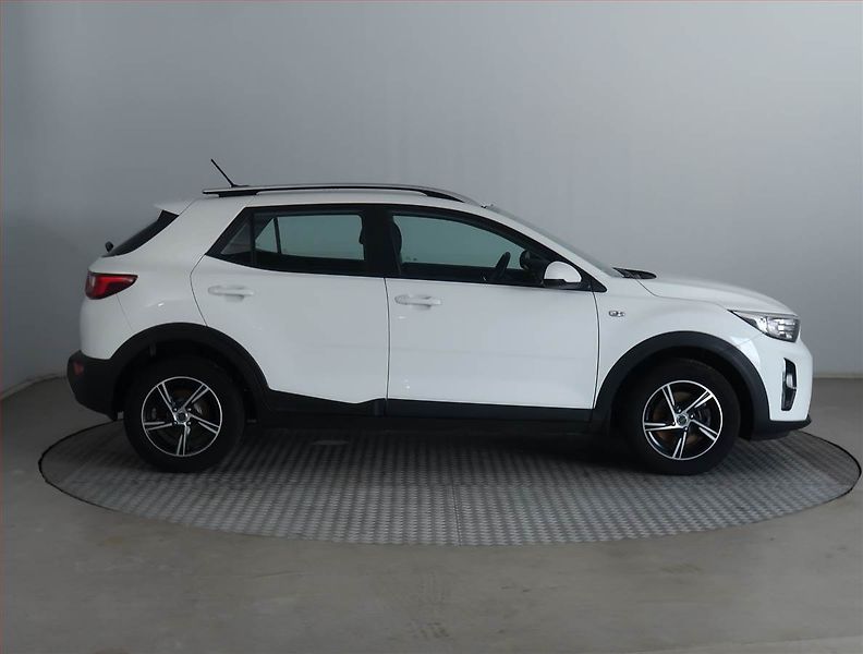 Kia Stonic (2018) 1.25 CVVT, Serv.kniha - fotka 6 z 16