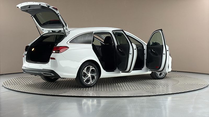 Hyundai i30 1.0 T-GDI Smart Kombi - fotka 6 z 26