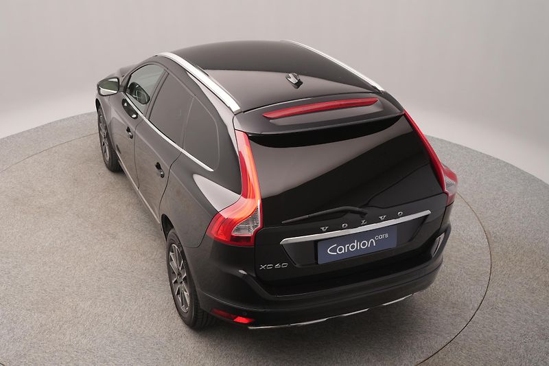 Volvo XC60 D4 AWD SUMMUM AUT CZ 1.maj - fotka 14 z 40