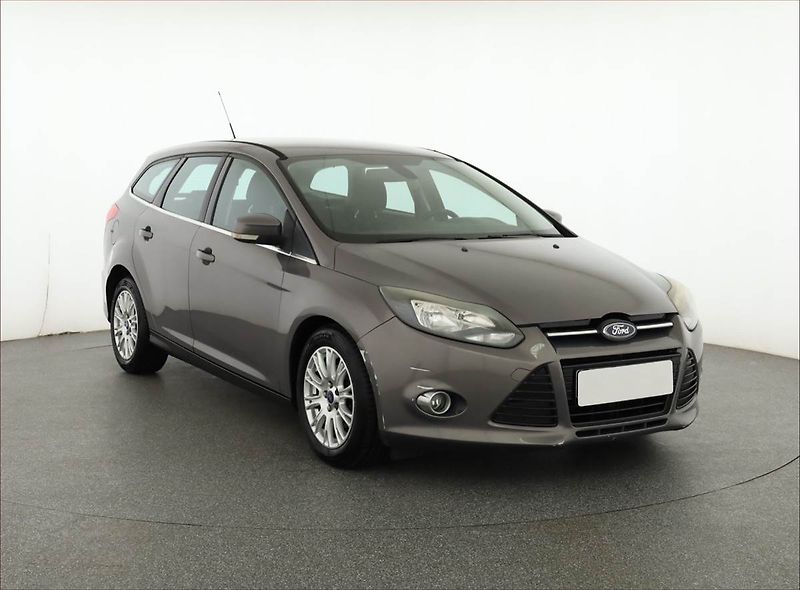 Ford Focus (2011) 1.6 TDCi, nová STK, Tažné - fotografie inzerátu