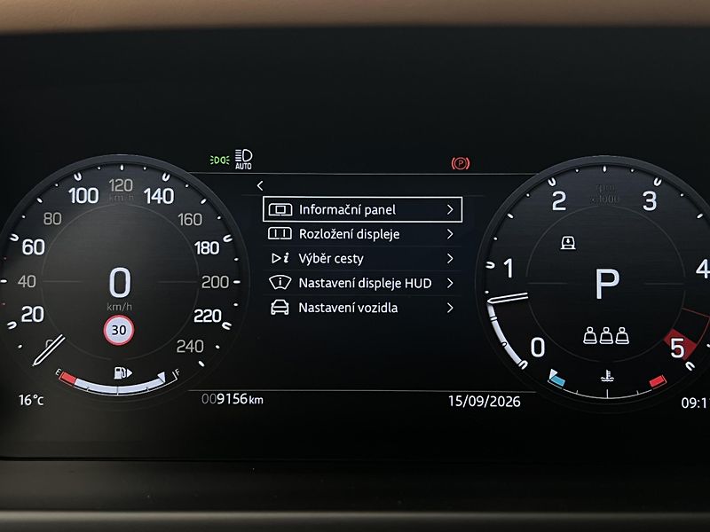 Land Rover Defender 110 D350 X-DYNAMIC HSE 1. maj. - fotka 23 z 50