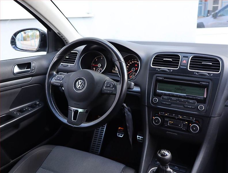 Volkswagen Golf (2011) 2.0 TDI, Serv.kniha, Tempomat - fotka 7 z 17