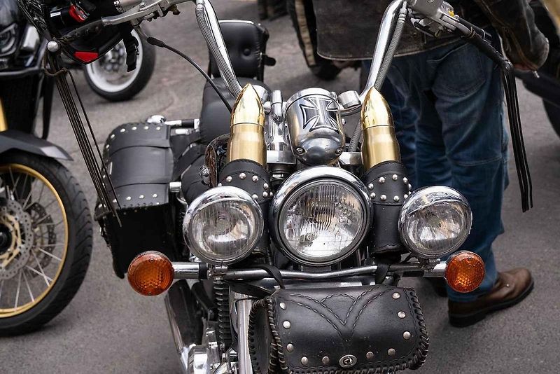 Motorkáři se sjeli na žehnání v bazilice v Jablonném.