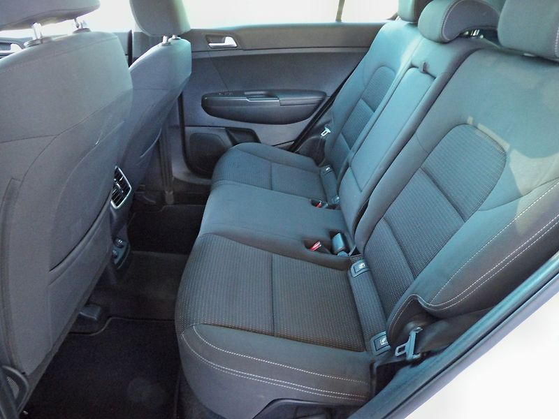 Kia Sportage 1.6GDi 97kW ČR Navi Kamera DPH - fotka 24 z 34