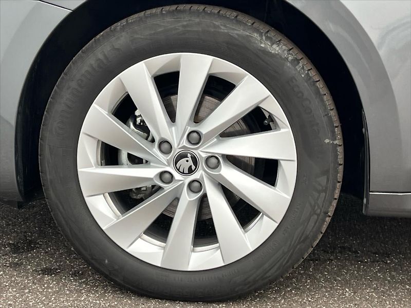 Škoda Octavia 1,5 TSi 110kW 7DSG MHEV TOP SE - fotka 12 z 27