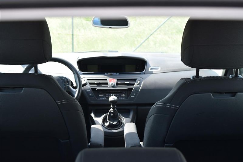 Citroën C4 Picasso 1,6 HDI 82KW NÍZKÉ KM 2XKOLA - fotka 27 z 50