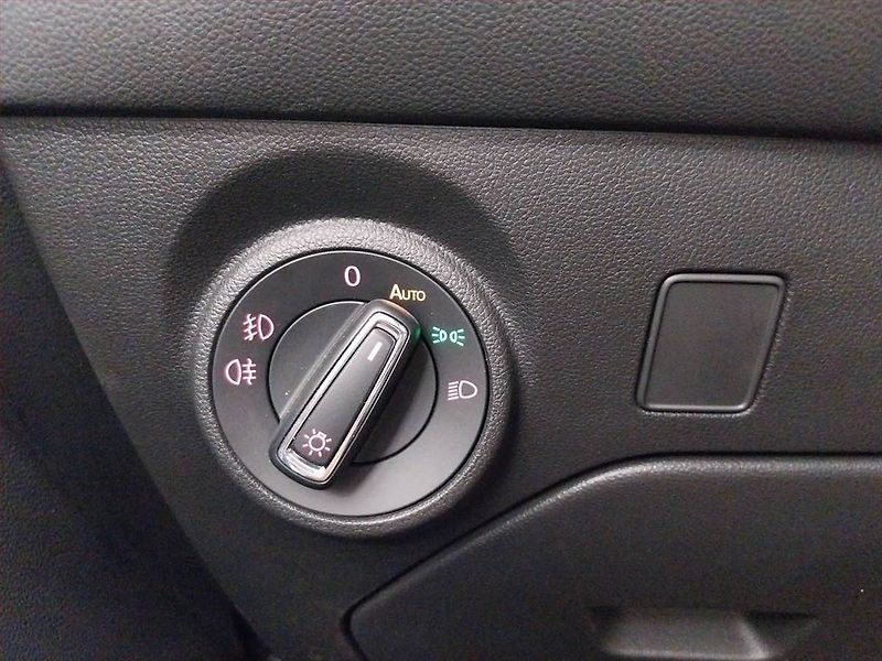 Seat Leon (2020) 1.5 TSI, Serv.kniha, Kůže - fotka 19 z 22