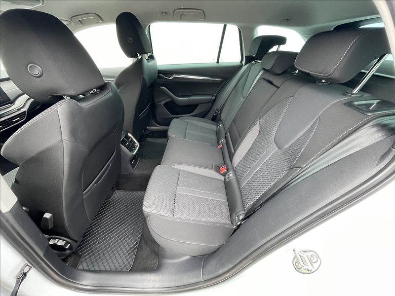 Škoda Octavia 2,0 TDI 4x4 DSG Style Plus TZ - fotka 15 z 23