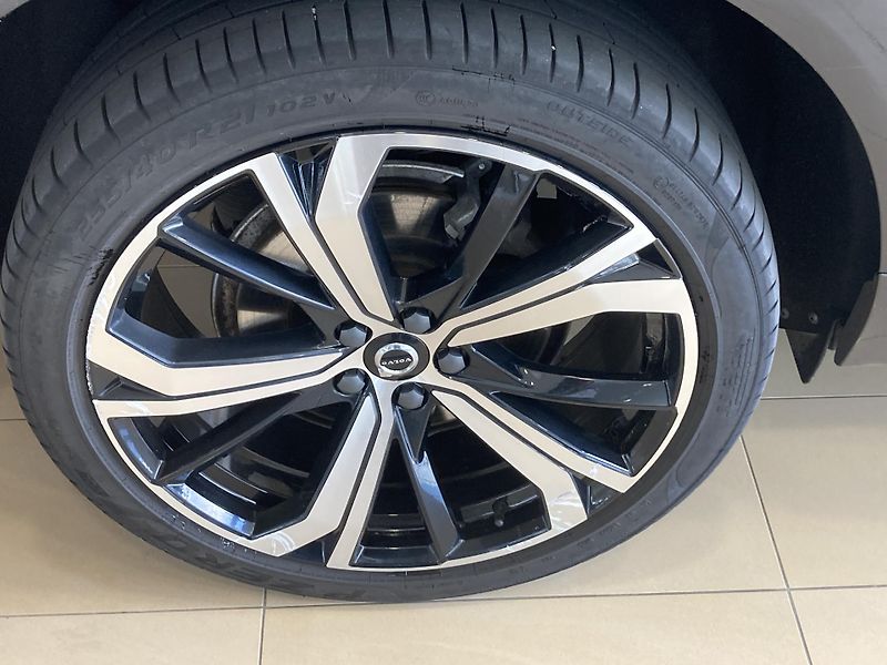 Volvo XC60 T6 eAWD Recharge Plus Dark AT8 - fotka 5 z 30