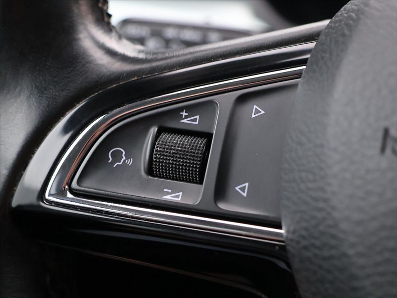 Škoda Superb 2,0 TDI 110kW CZ 4x4 Xenon - fotka 17 z 30