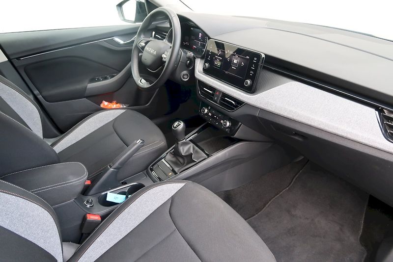 Škoda Scala (2025) Selection 1.0 TSI 85 kW - fotka 15 z 23