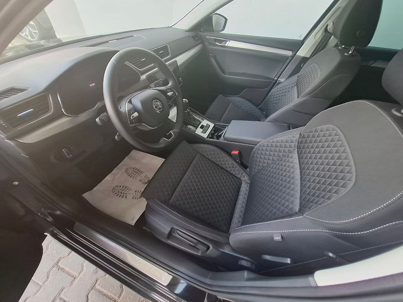 Škoda Superb (2024) COMBI GRT AMB TD 110/2.0 7DG - fotka 20 z 35