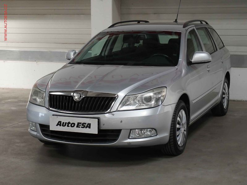 Škoda Octavia (2009) 1.9TDI, AC, temp - fotka 3 z 15