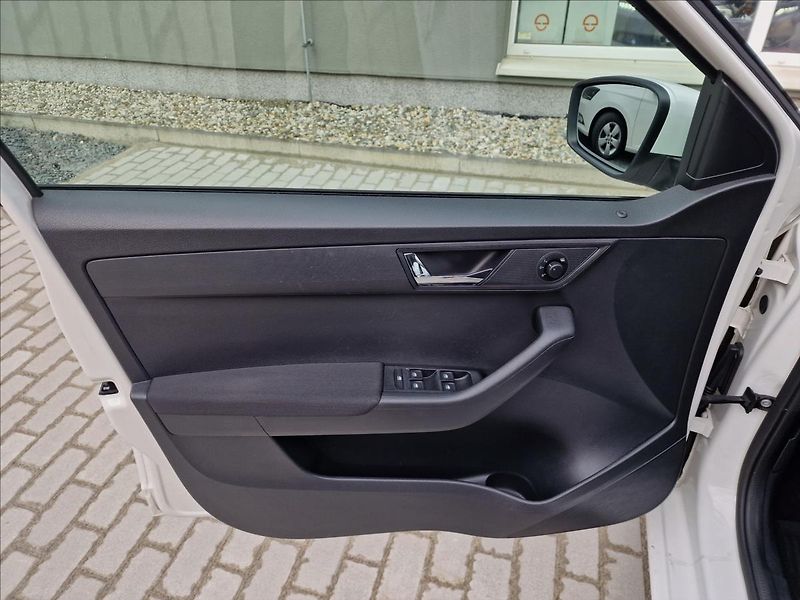Škoda Fabia 1.0TSI Style,původ ČR,1.Maj. - fotka 37 z 50