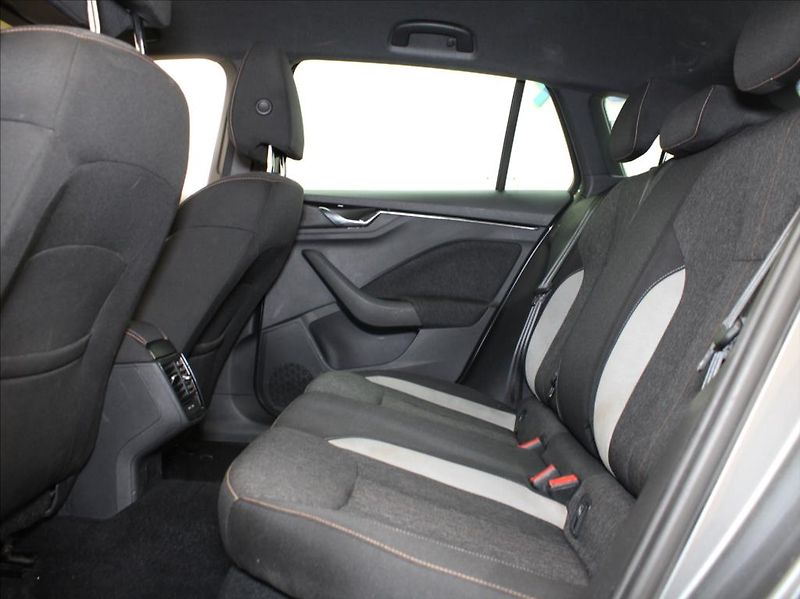 Škoda Scala 1,5 TSi 110kW DSG Style 1.maj. - fotka 7 z 23