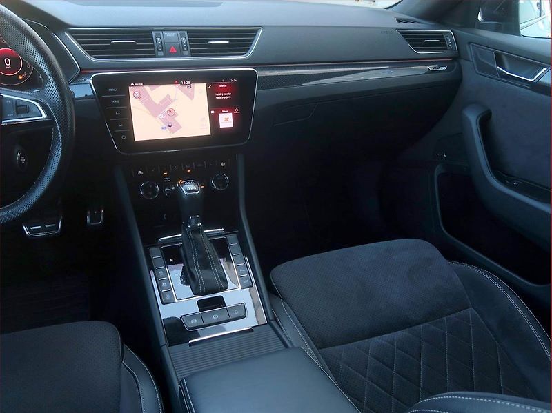 Škoda Superb (2018) Sportline 2.0 TDI - fotka 8 z 16