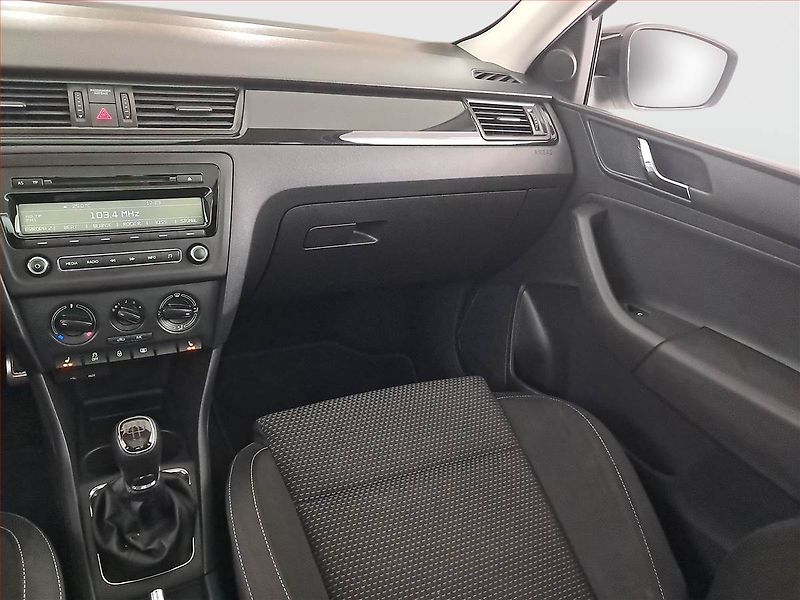 Škoda Rapid (2015) Spaceback 1.2 TSI, Xenony - fotka 8 z 19