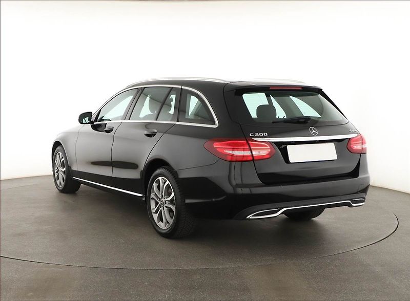 Mercedes-Benz Třídy C (2017) C 200 4MATIC, 4X4, Automat - fotka 4 z 21