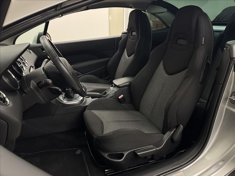 Peugeot 308 1,6 KABRIO DPH NAVI SERVIS  CC - fotka 31 z 39