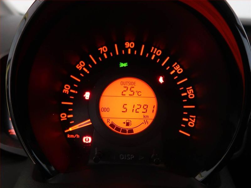 Toyota Aygo (2017) x-cite 1.0 VVT-i, ČR,1.maj - fotka 11 z 13
