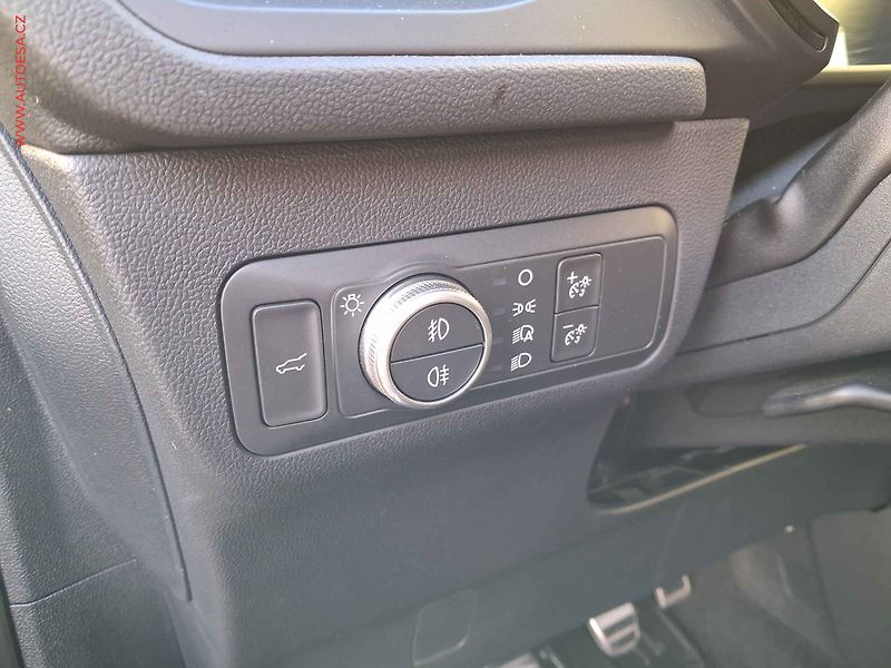 Ford Kuga (2021) 1.5 EB, ST-Line, LED, navi - fotka 15 z 21