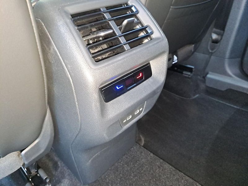 Volkswagen Tayron TDI 4M R-Line HuD IQ 360 Venti - fotka 13 z 18