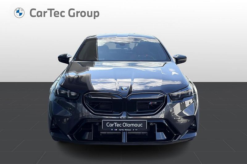 BMW M5 - fotka 2 z 10