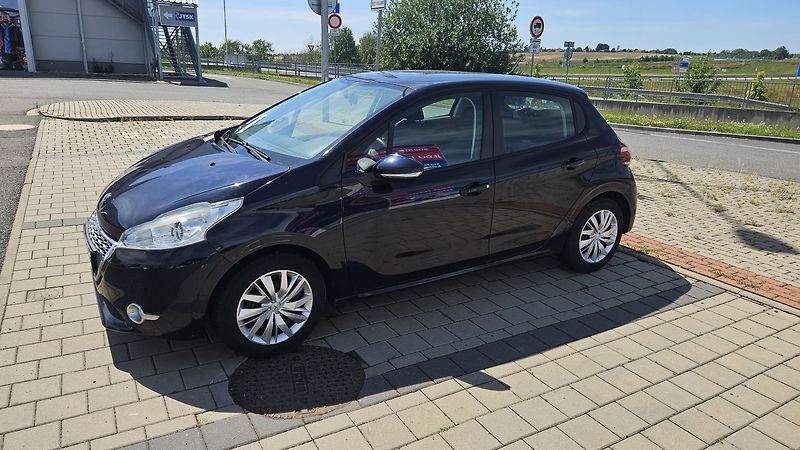 Peugeot 208 (2014) Prugeot 208, první majitel - fotka 6 z 11