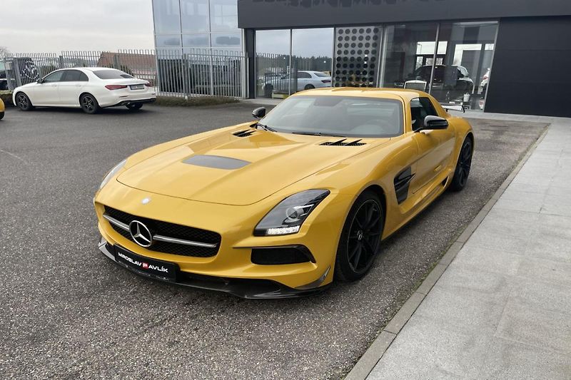 Mercedes-Benz SLS AMG BLACK SERIES - fotka 15 z 20