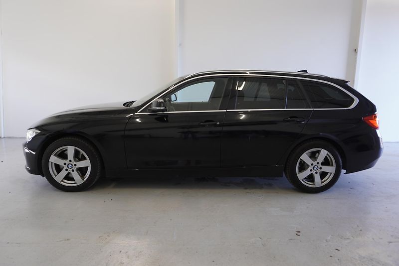 BMW Řada 3 3,0 XDRIVE AUT. - fotka 8 z 28
