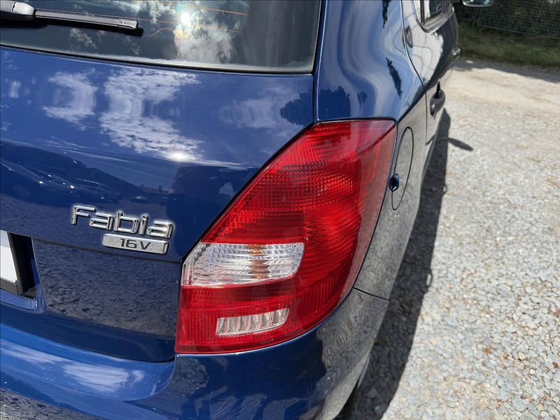 Škoda Fabia 1,4 i 16V 63kW  50TIS KM,KLIMA - fotka 34 z 50