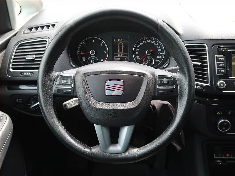 Seat Alhambra (2013) 2.0 TDI, 4X4, 7 míst, Navi - fotka 16 z 19