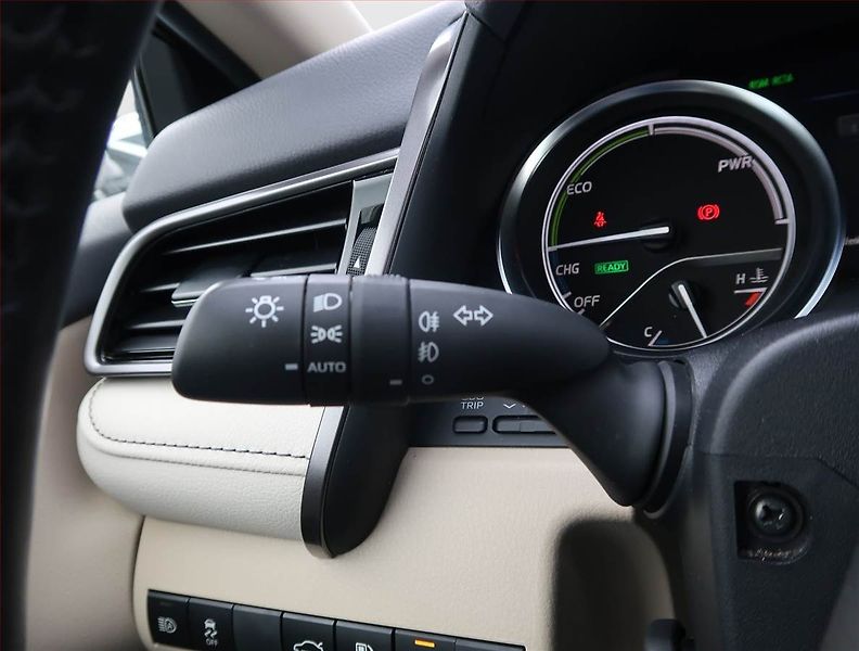 Toyota Camry (2024) Executive 2.5 Hybrid - fotka 21 z 25
