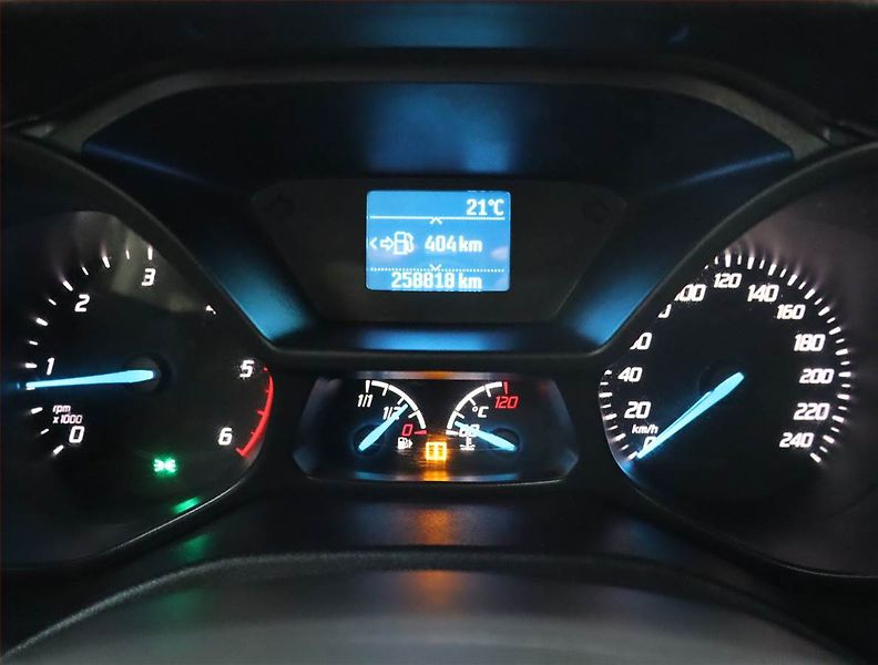 Ford Tourneo Connect (2016) Maxi Trend 1.5 TDCi, 7Míst, ČR - fotka 11 z 19