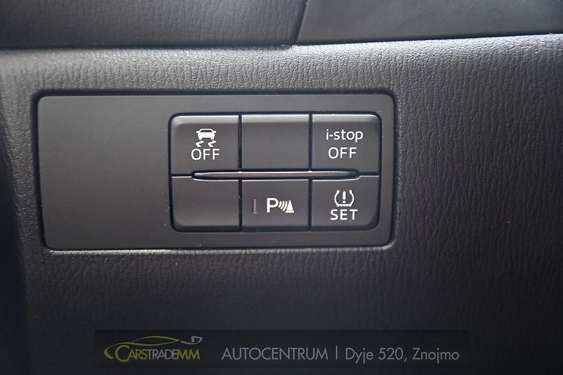 Mazda 3 2.0 SkyActiv-G120 REVOLUTION - fotka 26 z 52