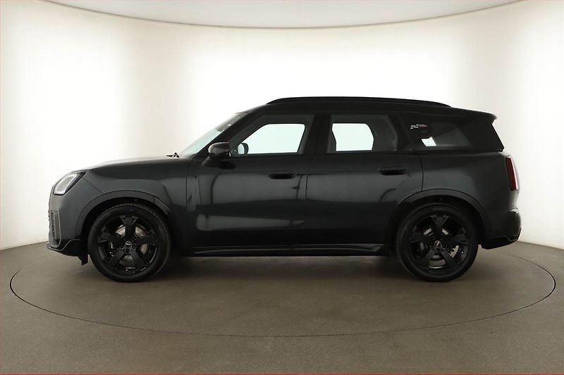 Mini Countryman (2025) S All4, JCW, HUD, Kamera - fotka 3 z 20