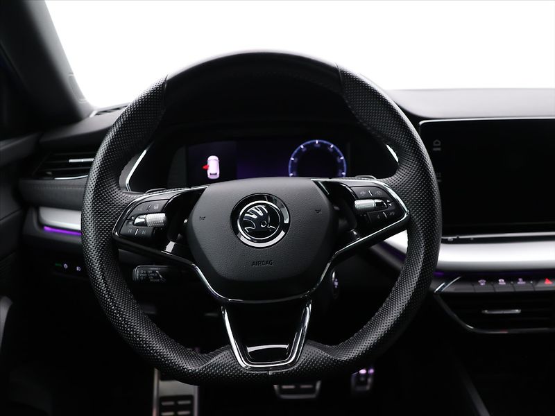 Škoda Octavia 2,0 TDI 110kW DSG Style Sport - fotka 15 z 34
