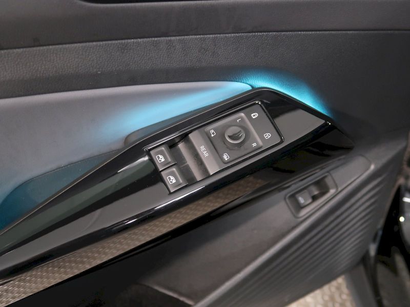 Volkswagen ID.4 (2023) COMFORT PRO PERFORMANCE 150KW - fotka 35 z 39