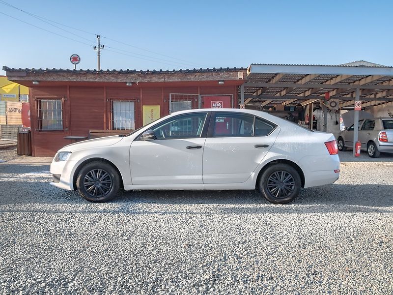 Škoda Octavia (2014) ČR 1.2TSI – 2x PNEU - fotka 8 z 38