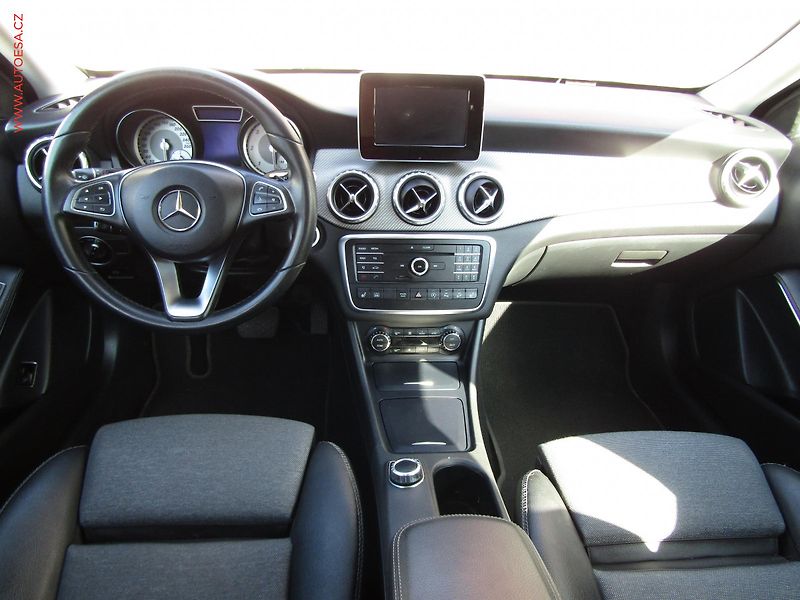 Mercedes-Benz GLA (2016) 2.2CDi 200d 4Mat, ČR, AT - fotka 8 z 19