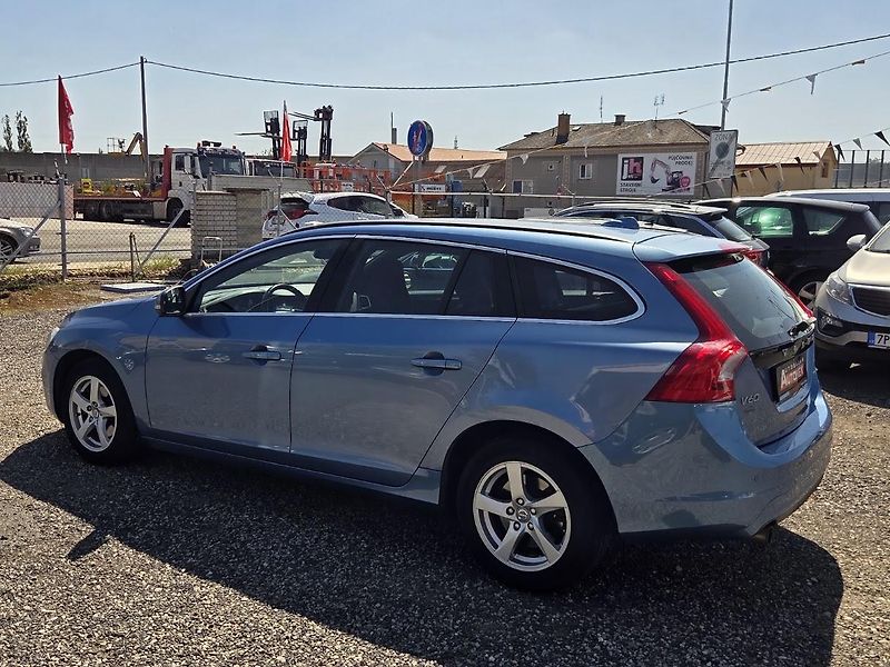 Volvo V60 (2013) 2.0 D4-120kw-NAVI-A/T-SUPER - fotka 5 z 14