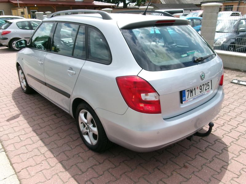 Škoda Fabia (2011) 1,2TSi ELEGANCE AC ALU VÝHŘEV - fotka 8 z 27